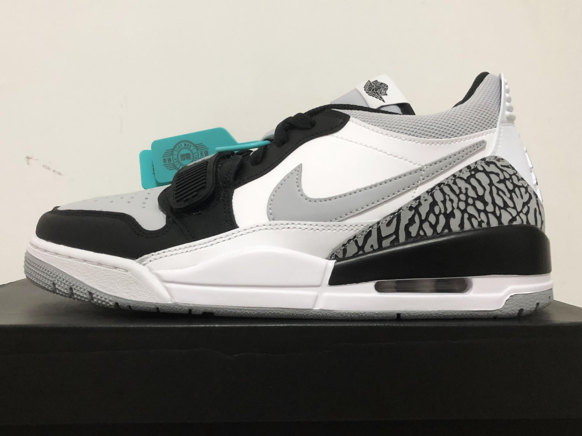 烟灰配色的AJ312,目前低帮里最喜欢的一双😍